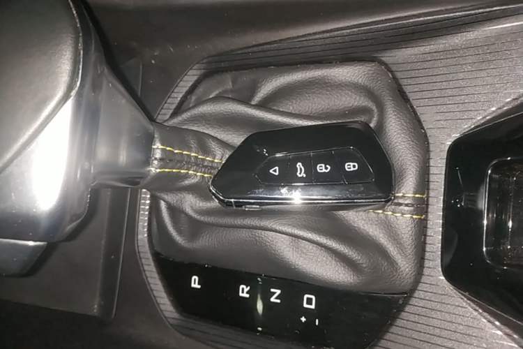 Used Dongfeng Aeolus Yixuan 2023 Mach Edition 1.5T Automatic Pursuit Rider Version Vehicle Key