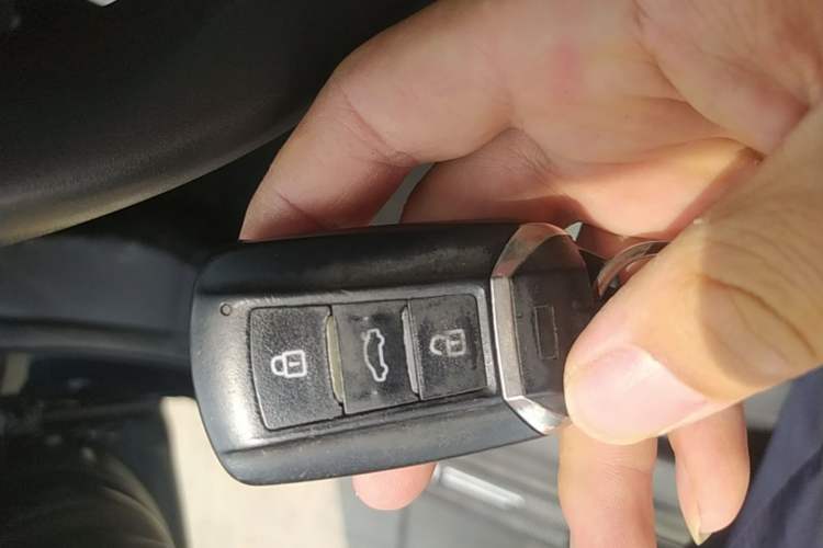 Used Dongfeng Aeolus Yixuan 2023 Mach Edition 1.5L Automatic Chasing Wind Version Vehicle Key