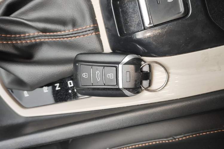 Used Dongfeng Aeolus Yixuan 2023 Mach Edition 1.5L Automatic Chasing Wind Version Vehicle Key