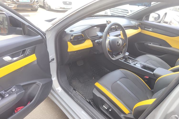 Used Dongfeng Aeolus Yixuan 2023 Mach Edition 1.5T Automatic Dream-Chasing Rider Version Driver Seat