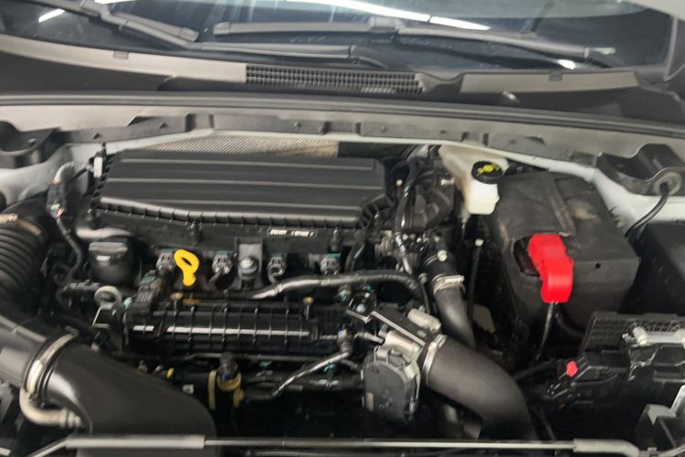 Used Dongfeng Aeolus Yixuan 2023 Mach Edition 1.5T Automatic Dream-Chasing Rider Version Engine Bay