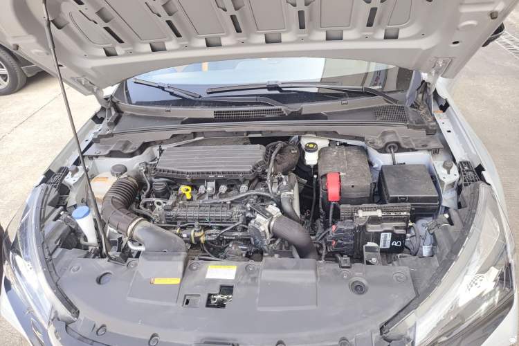 Used Dongfeng Aeolus Yixuan 2023 Mach Edition 1.5T Automatic Dream-Chasing Rider Version Engine Bay