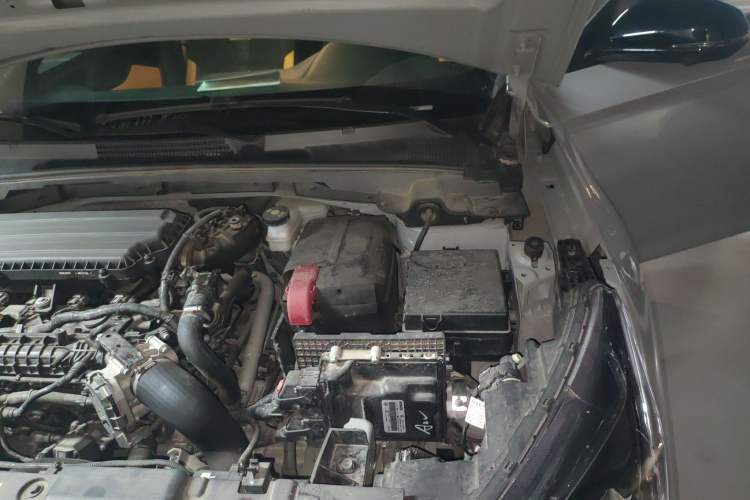 Used Dongfeng Aeolus Yixuan 2023 Mach Edition 1.5T Automatic Pursuit Rider Version Engine Bay Left