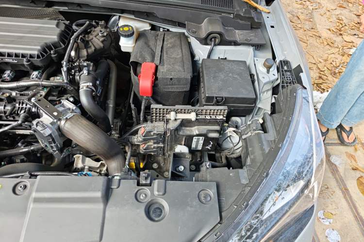 Used Dongfeng Aeolus Yixuan 2023 Mach Edition 1.5T Automatic Pursuit Rider Version Engine Bay Left