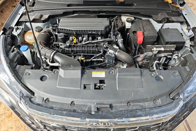 Used Dongfeng Aeolus Yixuan 2023 Mach Edition 1.5T Automatic Pursuit Rider Version Engine Bay