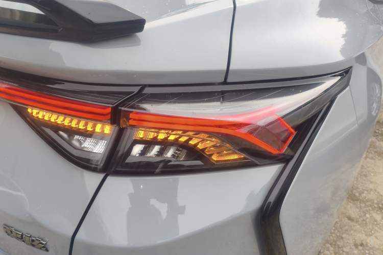 Used Dongfeng Aeolus Yixuan 2023 Mach Edition 1.5T Automatic Dream-Chasing Rider Version Exterior 3