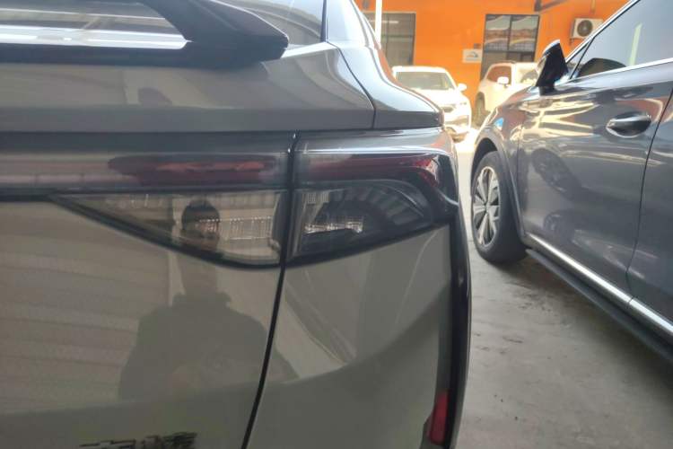 Used Dongfeng Aeolus Yixuan 2023 Mach Edition 1.5T Automatic Dream-Chasing Rider Version Exterior 6