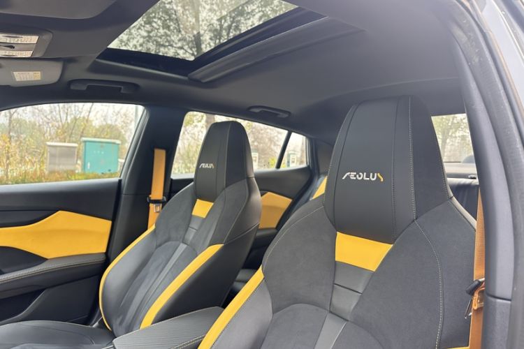 Used Dongfeng Aeolus Yixuan 2023 Mach Edition 1.5T Automatic Dream-Chasing Rider Version Headliner