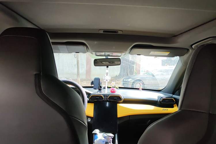 Used Dongfeng Aeolus Yixuan 2023 Mach Edition 1.5T Automatic Pursuit Rider Version Headliner