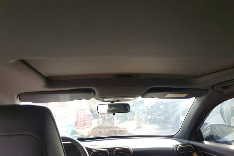 Used Dongfeng Aeolus Yixuan 2023 Mach Edition 1.5T Automatic Dream-Chasing Rider Version Headliner