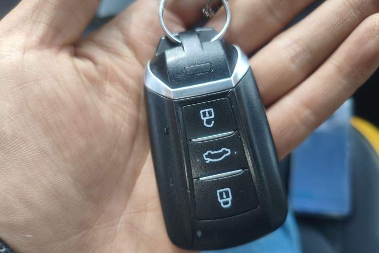 Used Dongfeng Aeolus Yixuan 2023 Mach Edition 1.5T Automatic Dream-Chasing Rider Version Interior 1