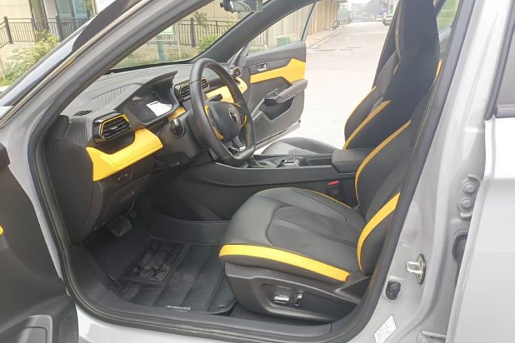 Used Dongfeng Aeolus Yixuan 2023 Mach Edition 1.5T Automatic Dream-Chasing Rider Version Interior 2