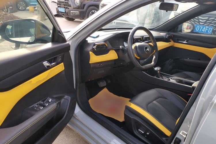 Used Dongfeng Aeolus Yixuan 2023 Mach Edition 1.5T Automatic Dream-Chasing Rider Version Interior 3