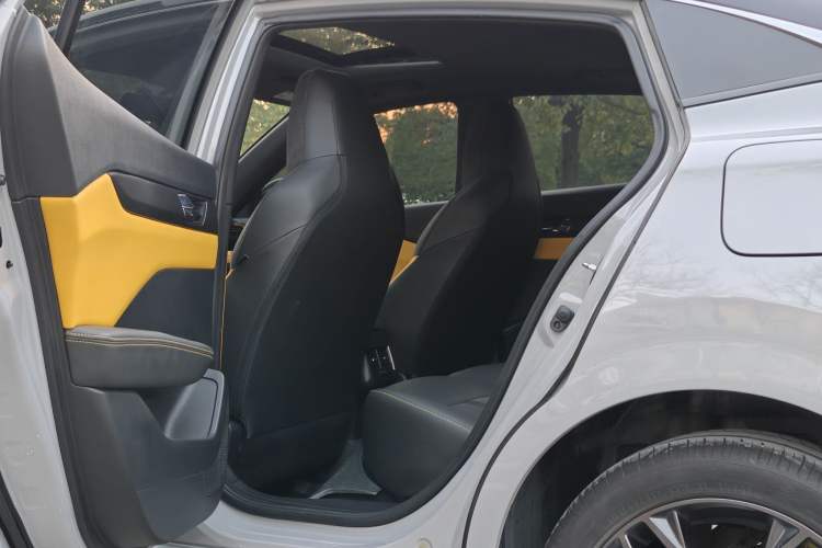 Used Dongfeng Aeolus Yixuan 2023 Mach Edition 1.5T Automatic Dream-Chasing Rider Version Interior 4