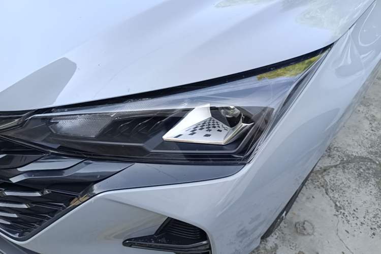Used Dongfeng Aeolus Yixuan 2023 Mach Edition 1.5T Automatic Dream-Chasing Rider Version Left Front Headlight