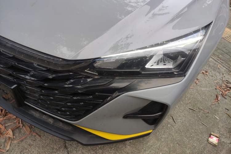 Used Dongfeng Aeolus Yixuan 2023 Mach Edition 1.5T Automatic Dream-Chasing Rider Version Left Front Headlight