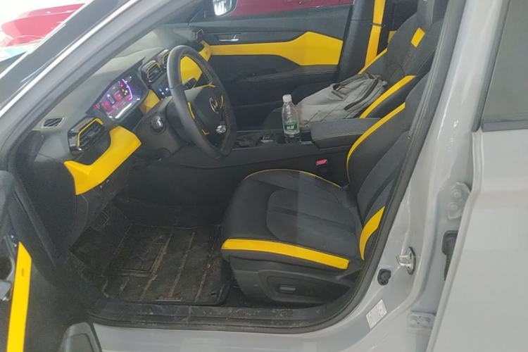 Used Dongfeng Aeolus Yixuan 2023 Mach Edition 1.5T Automatic Pursuit Rider Version Left Front Seat