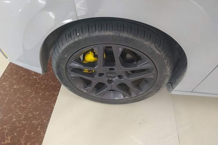 Used Dongfeng Aeolus Yixuan 2023 Mach Edition 1.5T Automatic Pursuit Rider Version Left Front Wheel Hub