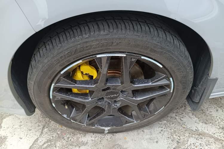 Used Dongfeng Aeolus Yixuan 2023 Mach Edition 1.5T Automatic Dream-Chasing Rider Version Left Front Wheel Hub