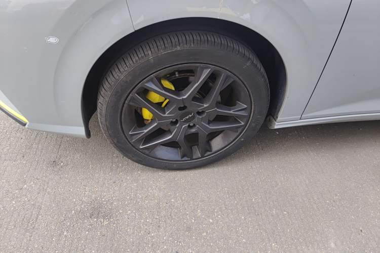 Used Dongfeng Aeolus Yixuan 2023 Mach Edition 1.5T Automatic Dream-Chasing Rider Version Left Front Wheel Hub