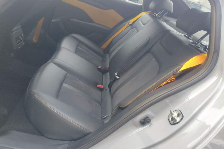 Used Dongfeng Aeolus Yixuan 2023 Mach Edition 1.5T Automatic Dream-Chasing Rider Version Left Rear Seat
