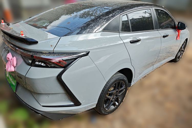 Used Dongfeng Aeolus Yixuan 2023 Mach Edition 1.5T Automatic Pursuit Rider Version Rear Right 45 Deg
