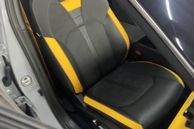 Used Dongfeng Aeolus Yixuan 2023 Mach Edition 1.5T Automatic Dream-Chasing Rider Version Right Front Seat