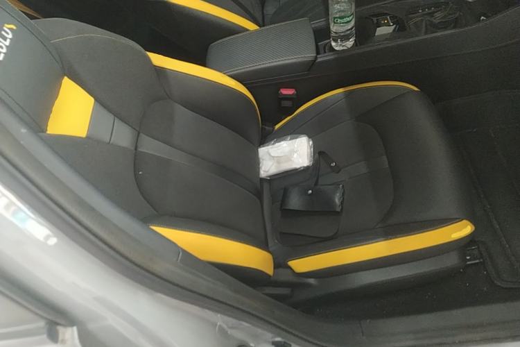 Used Dongfeng Aeolus Yixuan 2023 Mach Edition 1.5T Automatic Pursuit Rider Version Right Front Seat