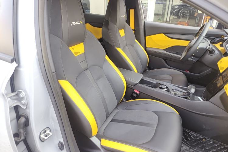 Used Dongfeng Aeolus Yixuan 2023 Mach Edition 1.5T Automatic Dream-Chasing Rider Version Right Front Seat