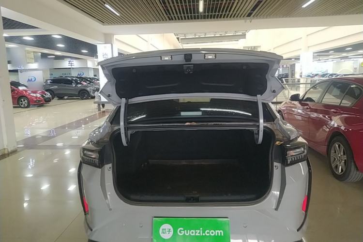 Used Dongfeng Aeolus Yixuan 2023 Mach Edition 1.5T Automatic Pursuit Rider Version Trunk