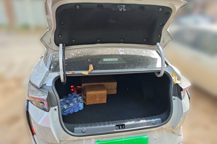 Used Dongfeng Aeolus Yixuan 2023 Mach Edition 1.5T Automatic Pursuit Rider Version Trunk