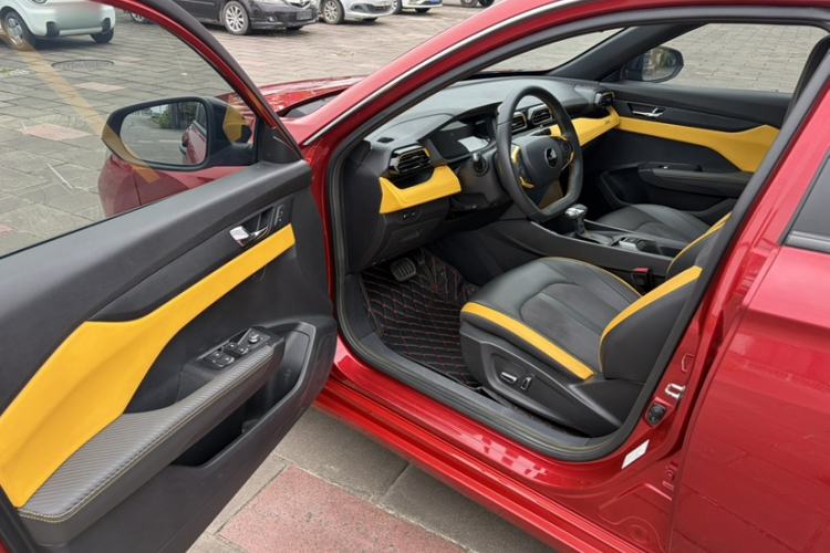 Used Dongfeng Aeolus Yixuan 2023 Mach Edition 1.5T Automatic Dream-Chasing Rider Version Interior 5