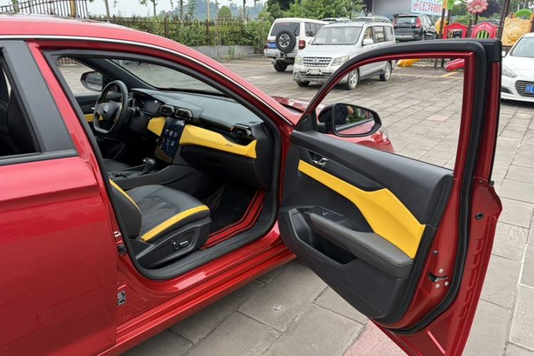 Used Dongfeng Aeolus Yixuan 2023 Mach Edition 1.5T Automatic Dream-Chasing Rider Version Interior 6