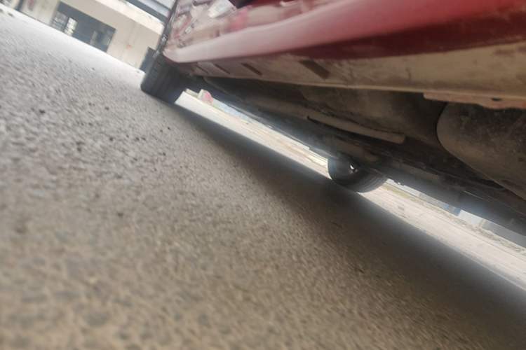 Used Dongfeng Aeolus Yixuan 2023 Mach Edition 1.5T Automatic Dream-Chasing Rider Version Left Side Sill