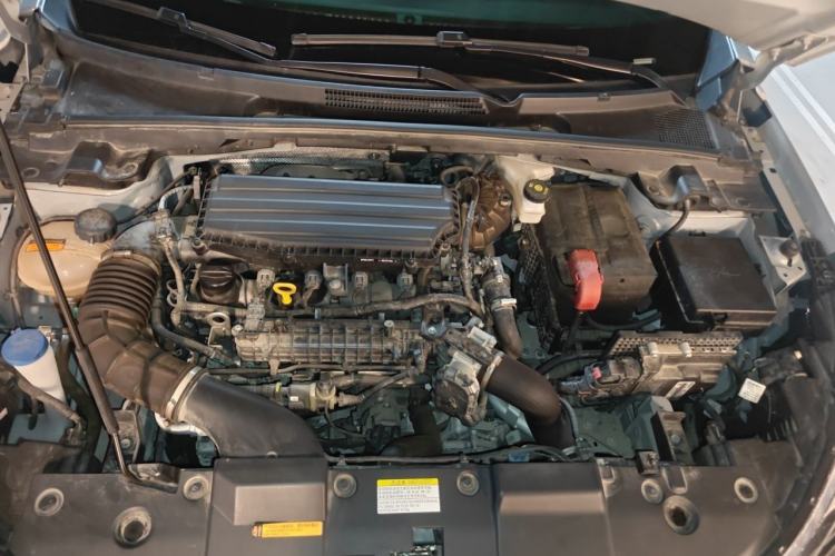 Used Dongfeng Aeolus Yixuan 2023 Mach Edition 1.5T Automatic Pursuit Rider Version Engine Bay