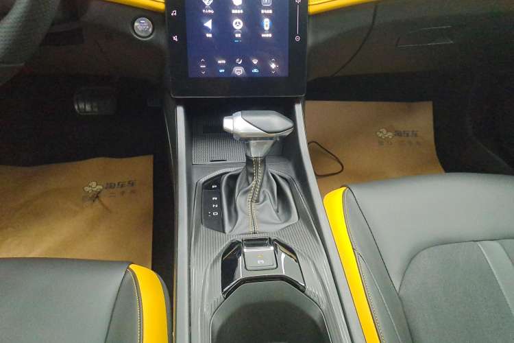 Used Dongfeng Aeolus Yixuan 2023 Mach Edition 1.5T Automatic Dream-Chasing Rider Version Gear Lever