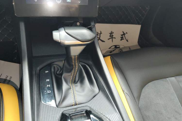 Used Dongfeng Aeolus Yixuan 2023 Mach Edition 1.5T Automatic Pursuit Rider Version Gear Lever