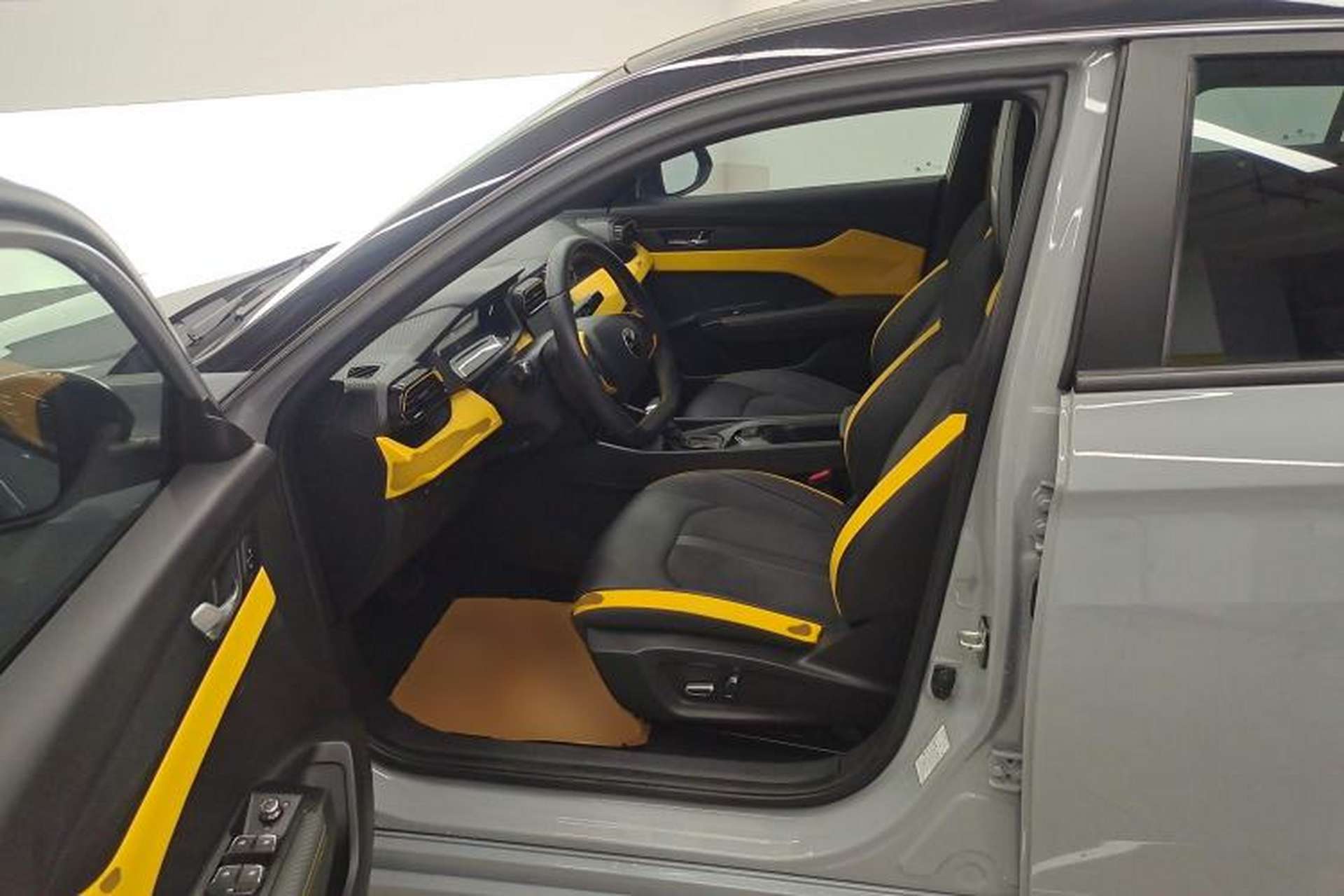 Used Dongfeng Aeolus Yixuan 2023 Mach Edition 1.5T Automatic Dream-Chasing Rider Version Left Front Seat