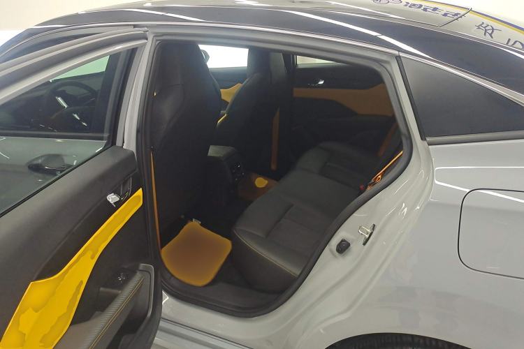 Used Dongfeng Aeolus Yixuan 2023 Mach Edition 1.5T Automatic Dream-Chasing Rider Version Left Rear Seat