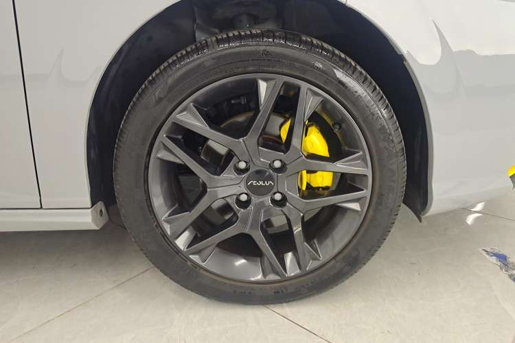 Used Dongfeng Aeolus Yixuan 2023 Mach Edition 1.5T Automatic Dream-Chasing Rider Version Left Rear Wheel Hub