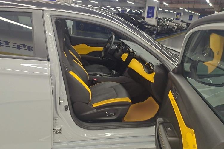 Used Dongfeng Aeolus Yixuan 2023 Mach Edition 1.5T Automatic Dream-Chasing Rider Version Right Front Seat