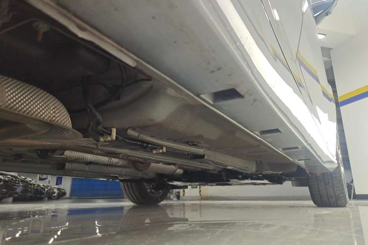 Used Dongfeng Aeolus Yixuan 2023 Mach Edition 1.5T Automatic Dream-Chasing Rider Version Right Side Sill