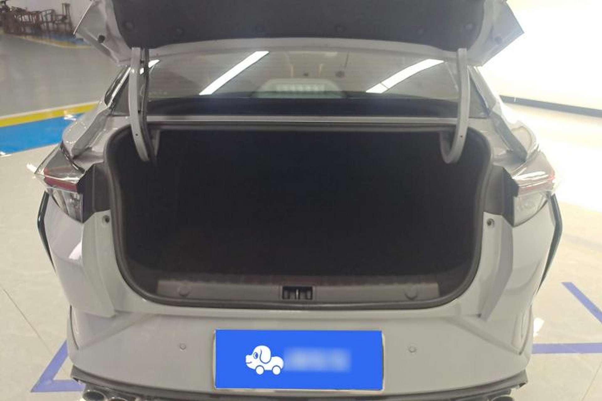 Used Dongfeng Aeolus Yixuan 2023 Mach Edition 1.5T Automatic Dream-Chasing Rider Version Trunk