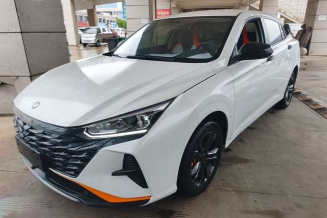 Ojetý Dongfeng Aeolus Yixuan 2023 1.5L Automatic Glory Edition