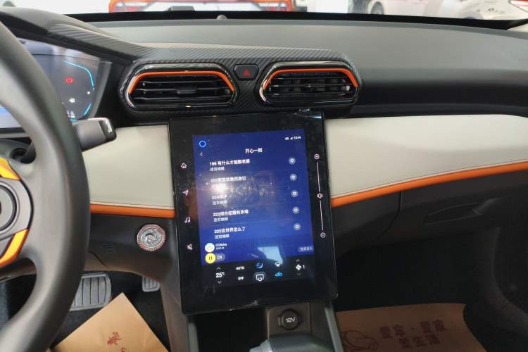 Used Dongfeng Aeolus Yixuan 2023 Mach Edition 1.5L Automatic Chasing Wind Version Audio And AC Panel
