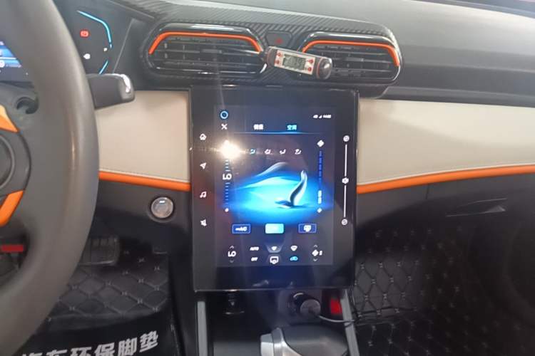 Used Dongfeng Aeolus Yixuan 2023 Mach Edition 1.5L Automatic Chasing Wind Version Audio And AC Panel