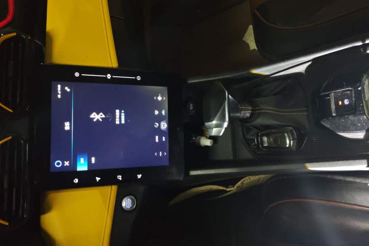 Used Dongfeng Aeolus Yixuan 2023 Mach Edition 1.5T Automatic Pursuit Rider Version Audio And AC Panel