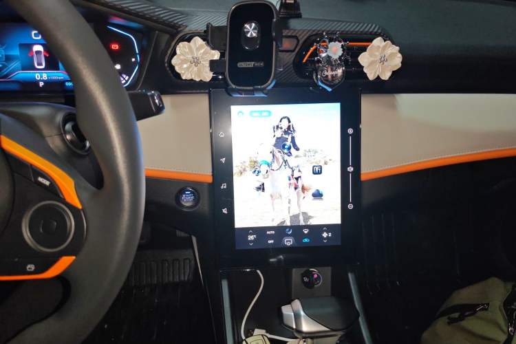 Used Dongfeng Aeolus Yixuan 2023 Mach Edition 1.5L Automatic Chasing Wind Version Audio And AC Panel