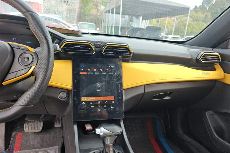 Used Dongfeng Aeolus Yixuan 2023 Mach Edition 1.5T Automatic Pursuit Rider Version Audio And AC Panel