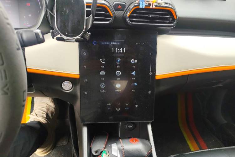 Used Dongfeng Aeolus Yixuan 2023 Mach Edition 1.5L Automatic Chasing Wind Version Audio And AC Panel
